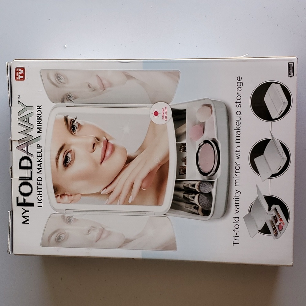 My FoldAway Lighted Makeup Mirror (New)